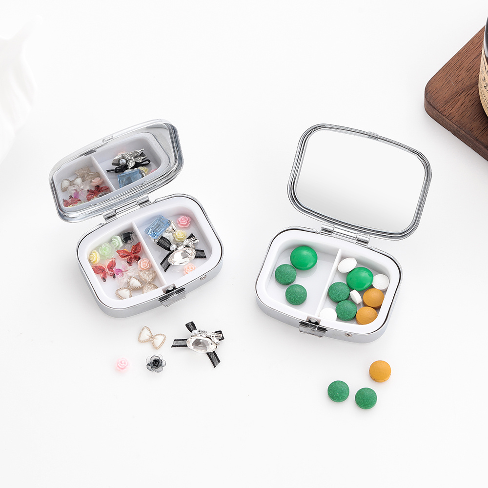 두 개의 칸과 손가락 끝 부분에 우주 패턴이 인쇄된 사 - Travel Accessories In Store 리뷰 및 가격